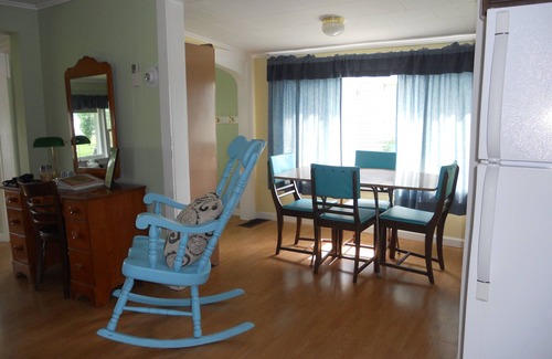 Bemus Point Cottage | Serene Chautauqua Lakefront Cottage with Dock & Spa Amenities