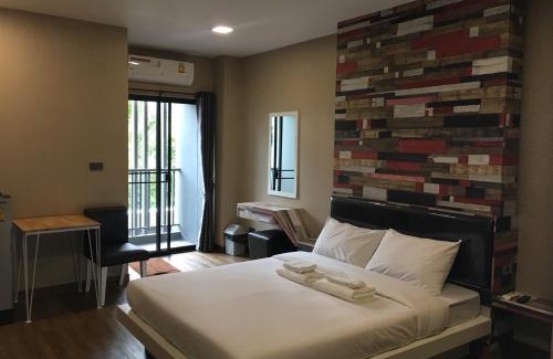 Sam Phran House | Welcoming Ben at Salaya: Family-Friendly Retreat Awaits