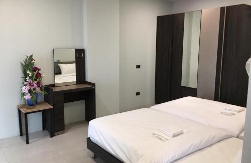Sam Phran House | Welcoming Ben at Salaya: Family-Friendly Retreat Awaits