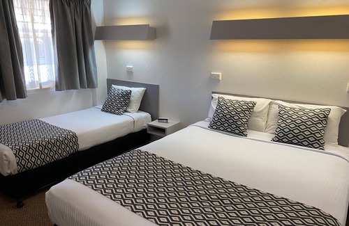 Forbes Hotel | Eco-Friendly Comfort at Ben Hall Motor Inn - Guest Rated 8.8