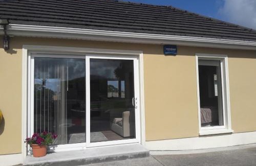 Fivemilebourne Apartment | Discover Ben Haven: Eco-Friendly Oceanfront Retreat