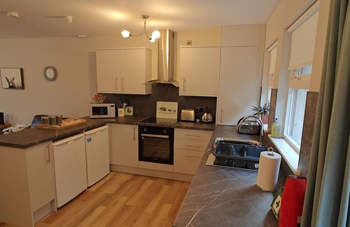 Tarbet Cottage | Discover Ben Reoch Cottage - Ideal for Family Getaways