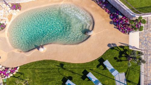 Torri del Benaco Apartment | Discover Benaco See: Oceanfront Retreat with Pool & Hot Tub