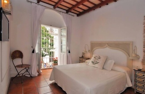 Tarifa House | Benali Guesthouse: Relaxation with Spa and Family Amenities