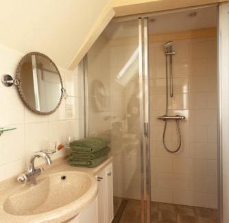 Dordrecht Bed & Breakfast | Top-Rated BenB FirstClassEnglish: Family-Friendly & Accessible