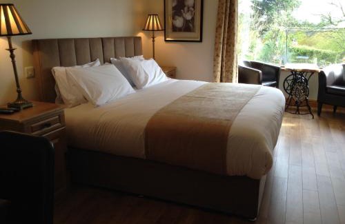 Mullaghnaneane Bed & Breakfast | Discover Benbulben Farmhouse B&B - Family-Friendly Retreat