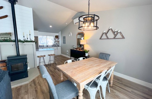 Mountain View House | Experience Bend: Mountain Views, Hot Tub & Game Room
