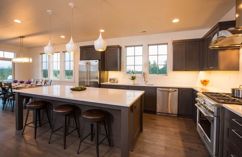 Bend House | Discover Bend's Best: Resort Pool, Hot Tub & Pet-Friendly Stay