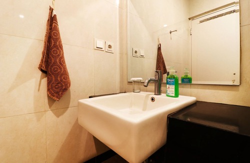 Bendungan Hilir Hotel | Top-Rated Stay in Bendungan Hilir with Breakfast Included