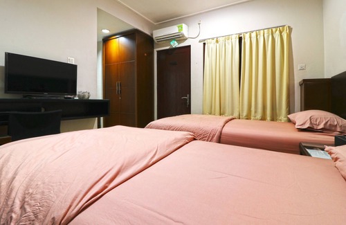 Bendungan Hilir Hotel | Top-Rated Stay in Bendungan Hilir with Breakfast Included