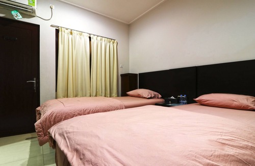 Bendungan Hilir Hotel | Top-Rated Stay in Bendungan Hilir with Breakfast Included