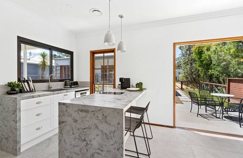 Bendalong House | Relax at Bendy Beach Bungalow - Pet & Child Friendly Retreat
