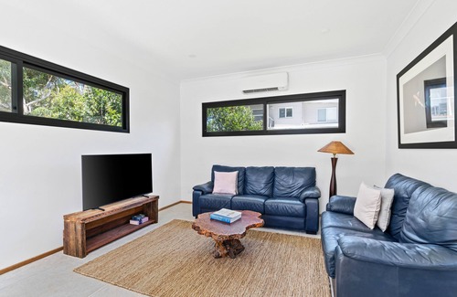 Bendalong House | Relax at Bendy Beach Bungalow - Pet & Child Friendly Retreat