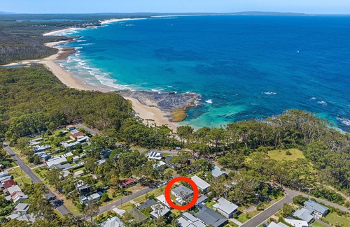 Bendalong House | Relax at Bendy Beach Bungalow - Pet & Child Friendly Retreat