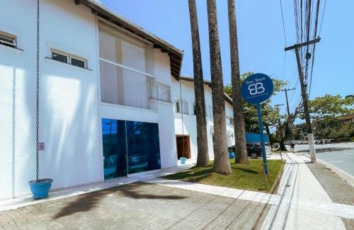 Balneario Praia do Pernambuco Hotel | Oceanfront Bliss at Bene Beach - Pousada Guarujá