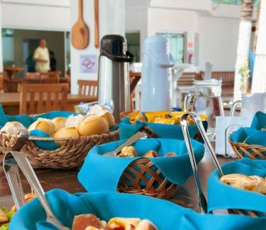 Balneario Praia do Pernambuco Hotel | Oceanfront Bliss at Bene Beach - Pousada Guarujá