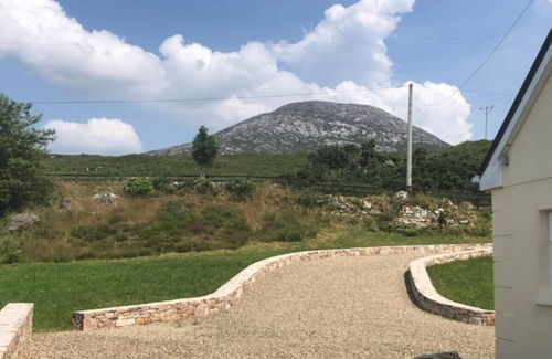 Connemara House | Experience Benglenisky House with Breathtaking Views