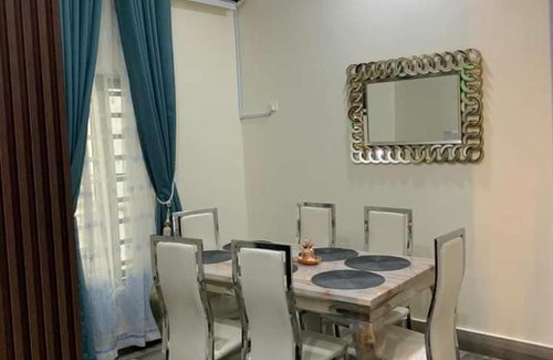 Uyo Apartment | Explore Bengys Suites: Family-Friendly with Pool Access