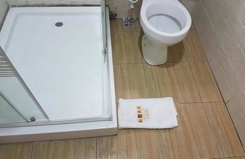 Apapa Hotel | Budget-Friendly Beni Gold Hotels in Apapa with Pool & Dining