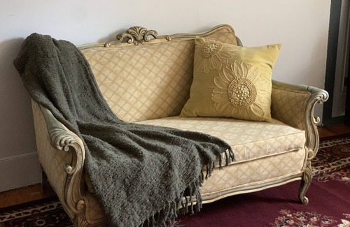 Salem Apartment | Cozy Benjamin Crombie Suite: Pet-Friendly Comfort Awaits