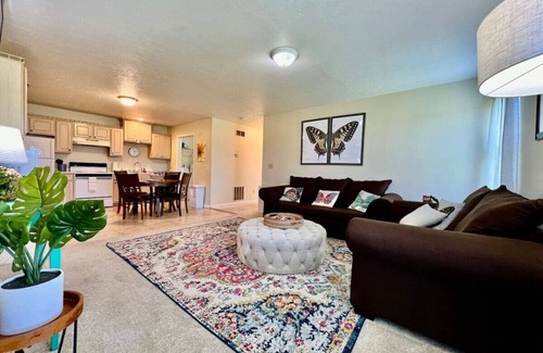 Monroe House | Discover Benji's House by the Lake - Pet Friendly Getaway