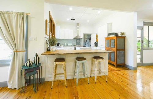 Cumboogle House | Benolong Retreat - Serene Countryside, Firepit