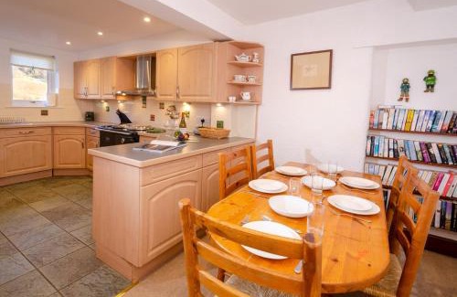 Elterwater House | Welcoming Bens Cottage: Family and Pet-Friendly Retreat