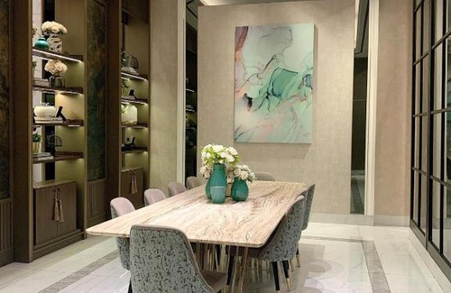 Surabaya Apartment | Benson 5 Pakuwon mall for 5 peoples stay