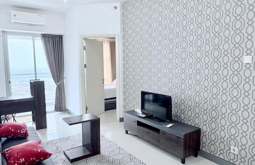 Surabaya Apartment | Benson 5 Pakuwon mall for 5 peoples stay