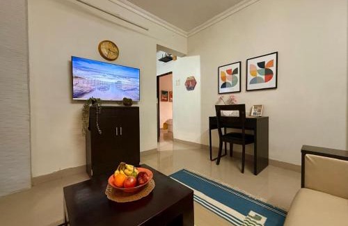 Pali Hill Apartment | Comfortable Stay at Benston 203, Bandra West by Connekt Homes