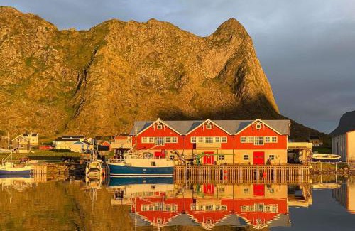 Værøy Apartment | Unforgettable Stays at Bensvik Brygge - 10/10 Guest Rated!