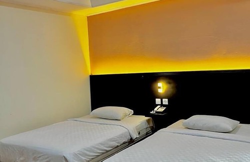 Bukittinggi Hotel | Budget-Friendly Benteng Hotel: Family Dining & Breakfast