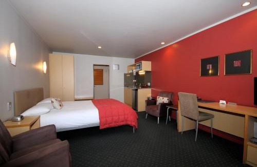 Palmerston North Hotel | Discover Bentleys Motor Inn: 4-Star Comfort & Family-Friendly Amenities