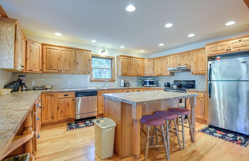Benton Cottage | Serene Benton Home with Private Deck and Scenic Views