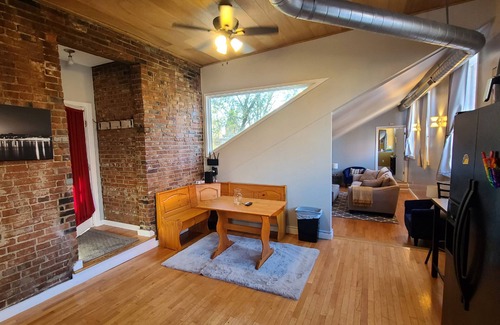 Benton Park Condo | Benton Park Bliss: 2BR Condo to Unwind and Explore