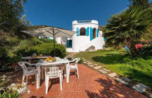 Villaggio Mandorli Villa | Family-Friendly Getaway at Bentuestu - Rated 7.5/10