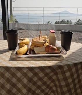 Namhae House | Relax at Beotkkotgil Jinaseo: Family-Friendly Spa Retreat