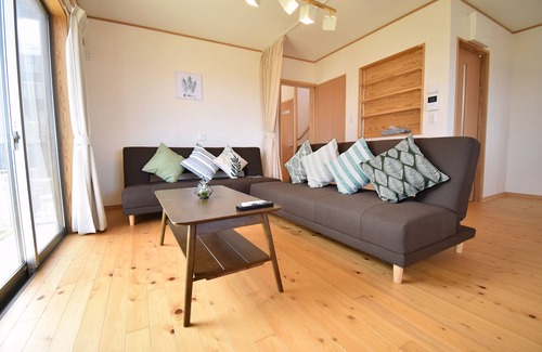 Beppu House | Ocean View Retreat: Bep One with Breakfast & Family Amenities