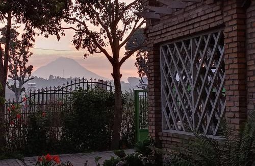 Berastagi House | Beautiful Berastagi Mountain View Homestay & Pizzeria