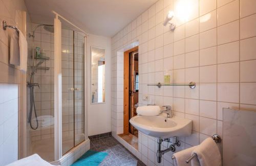 Ebbs House | Hiking Retreat at Berg'k'hütte im Kaisertal - Pet Friendly!