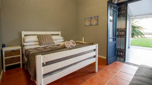 Laaiplek House | Relax at Berg River Living: 4-Star Oceanfront Retreat