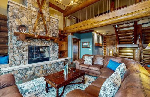 Tabernash House | Discover Bergamont Bliss: Family-Friendly with Hot Tub
