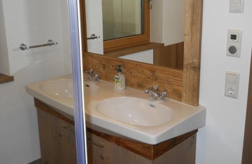 Sankt Veit in Defereggen Apartment | Pet-Friendly Bergappartement Talblick with Breakfast & Kids' Fun