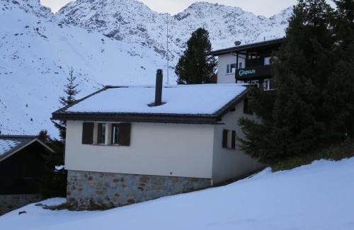 Arosa Apartment | Family-Friendly Bergblick with Perfect 10/10 Guest Ratings