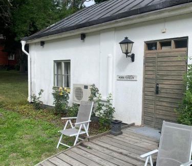 Hallstavik Hotel | Relax at Bergby Herrgård: Pet-Friendly with Hot Tub & Breakfast