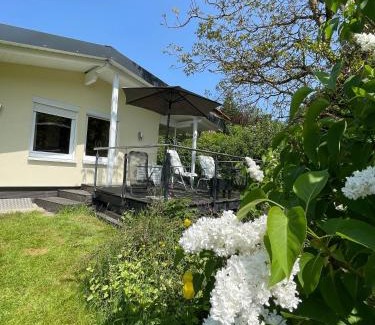Benshausen House | Explore the Beauty of Bergchalet Löwenzahn, Pet Friendly Stay