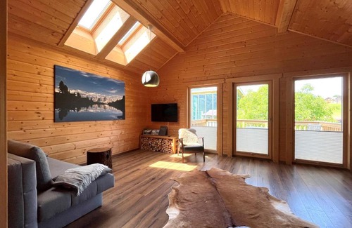 Schladming House | Experience Bergchalet Raffalt: Family-Friendly Retreat with Hot Tub