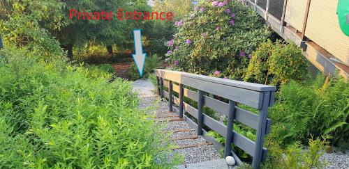 Forde House | Discover Berge & Laila's Private Apartment Getaway