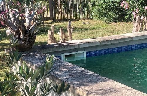 Arles Bed & Breakfast | Charming Bergerie d'Alivon in Camargue with Dining Options