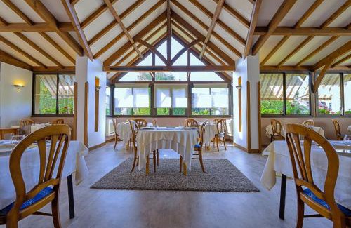 Lacapelle-Marival Hotel | Relax at Hostellerie La Terrasse with Family-Friendly Amenities